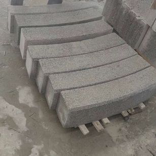 哈尔滨芝麻白弧形路牙石