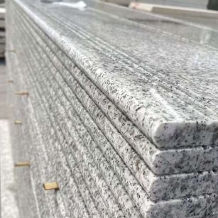 哈尔滨芝麻白楼梯踏步 花岗岩楼梯板材