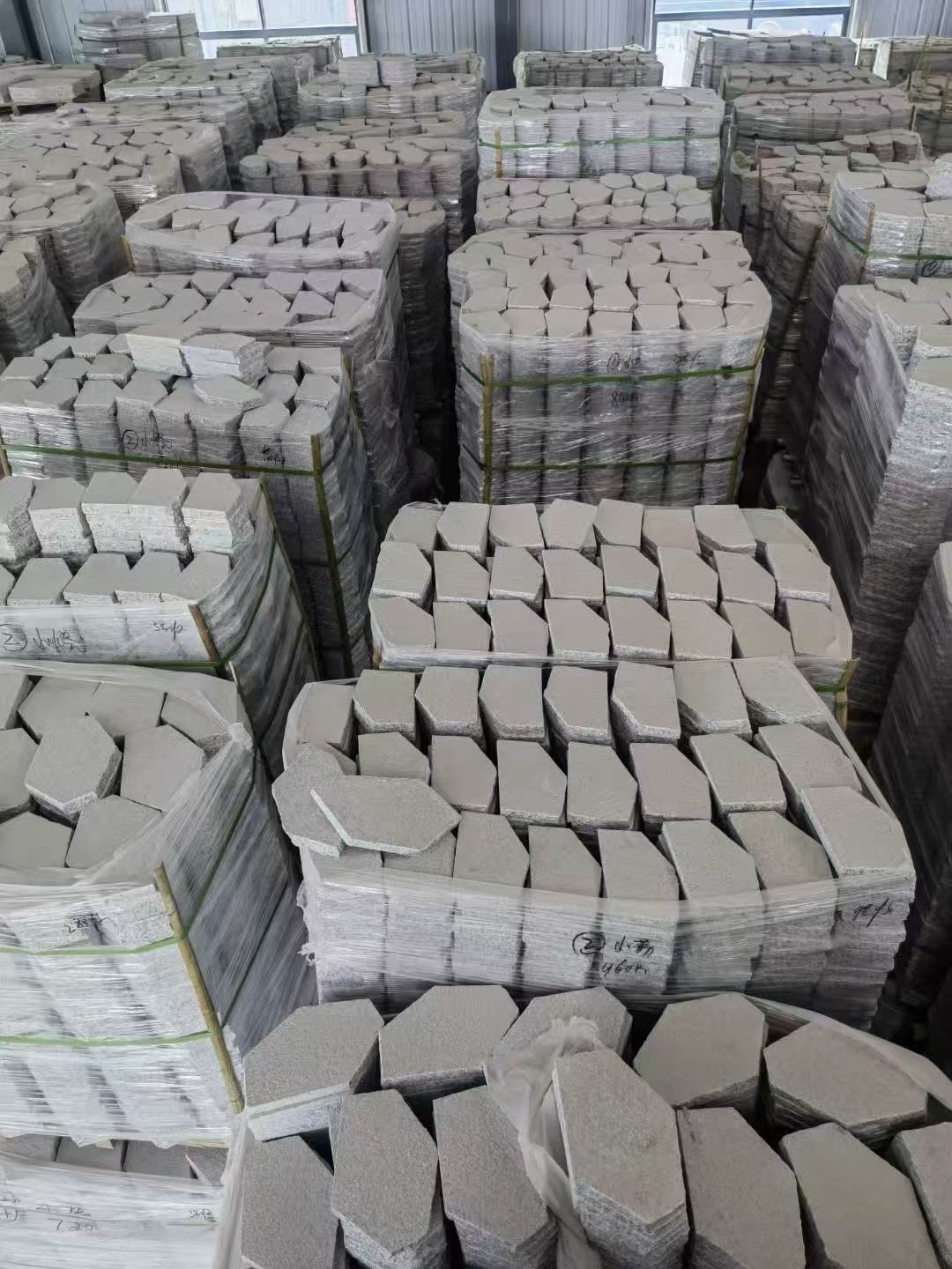 哈尔滨芝麻白石材冰裂纹，碎拼。