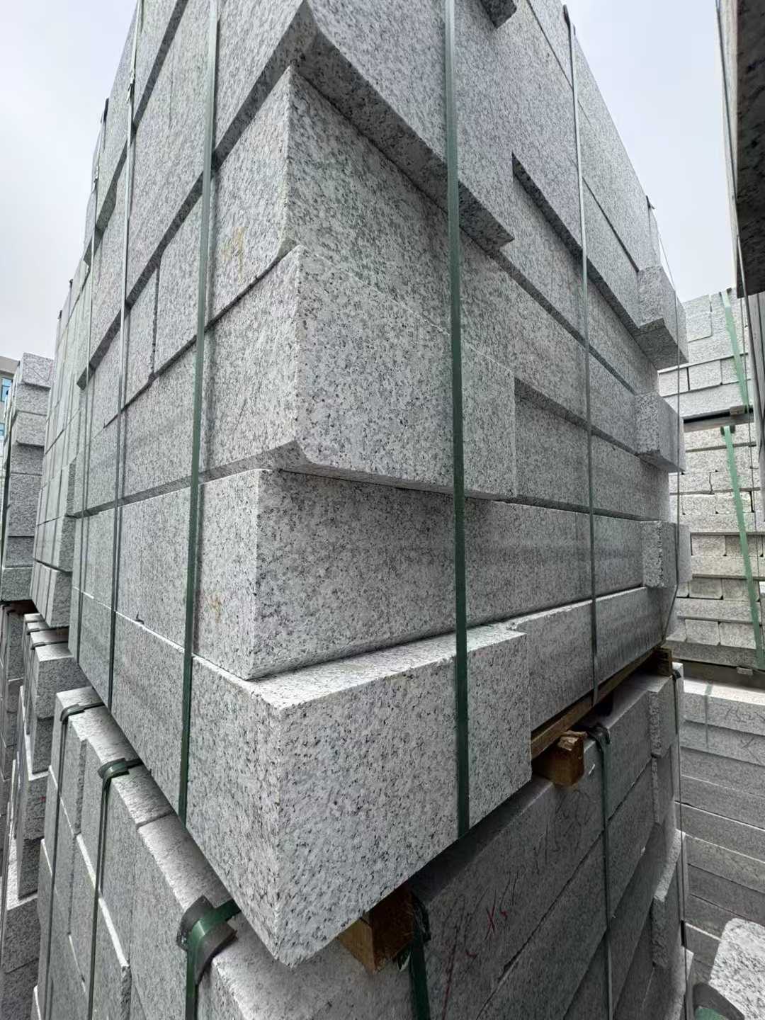 哈尔滨芝麻白路牙石 马路牙子