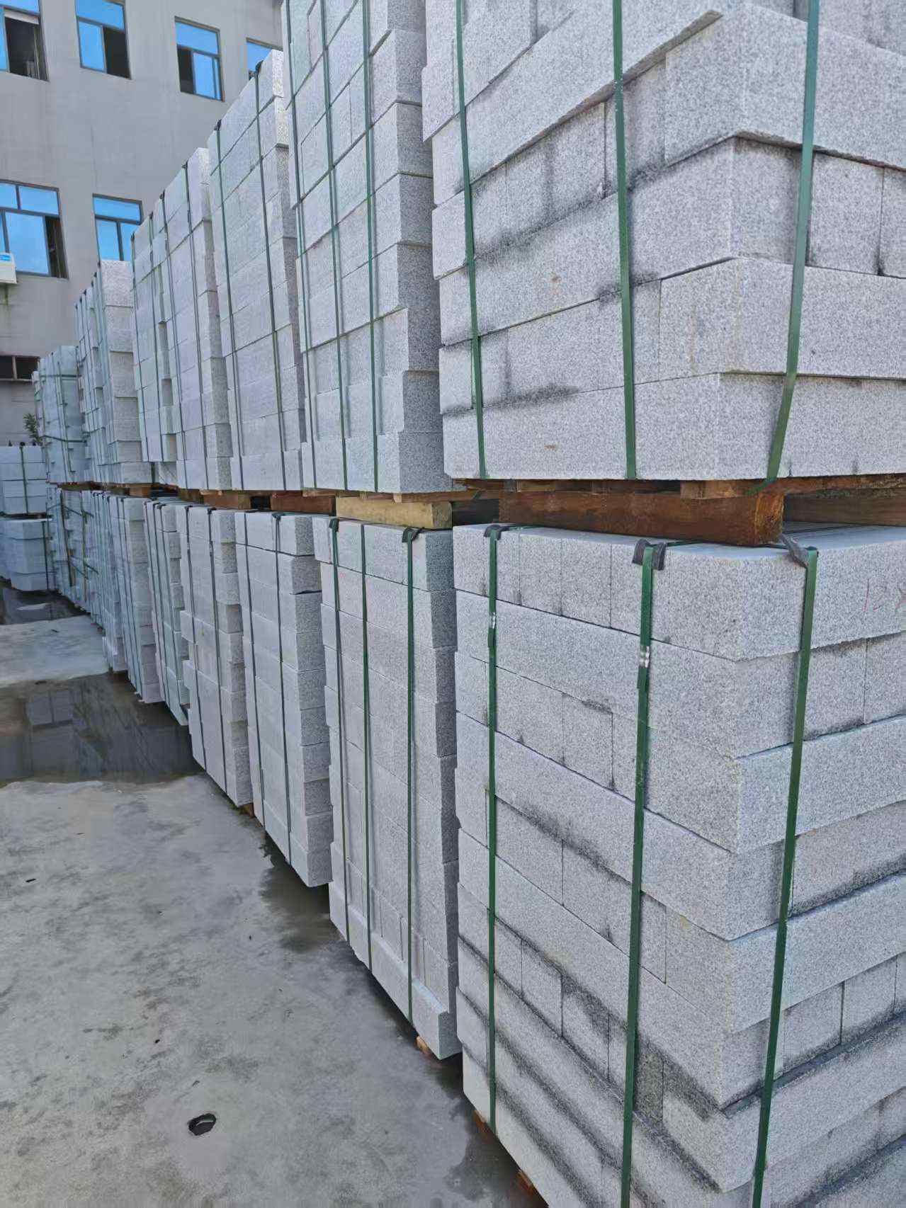 哈尔滨芝麻白路牙石，路侧石